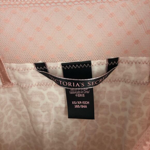 $5/$25 Victoria’s Secret One piece Pink Animal Print Sleeper Size XS - Picture 6 of 6